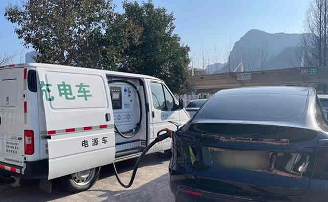 长兴汽车搭电